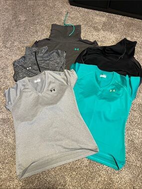 5 piece Under Armour Lot-2 Short Sleeve V-Neck, 1 longsleeve,2 sweatshirts